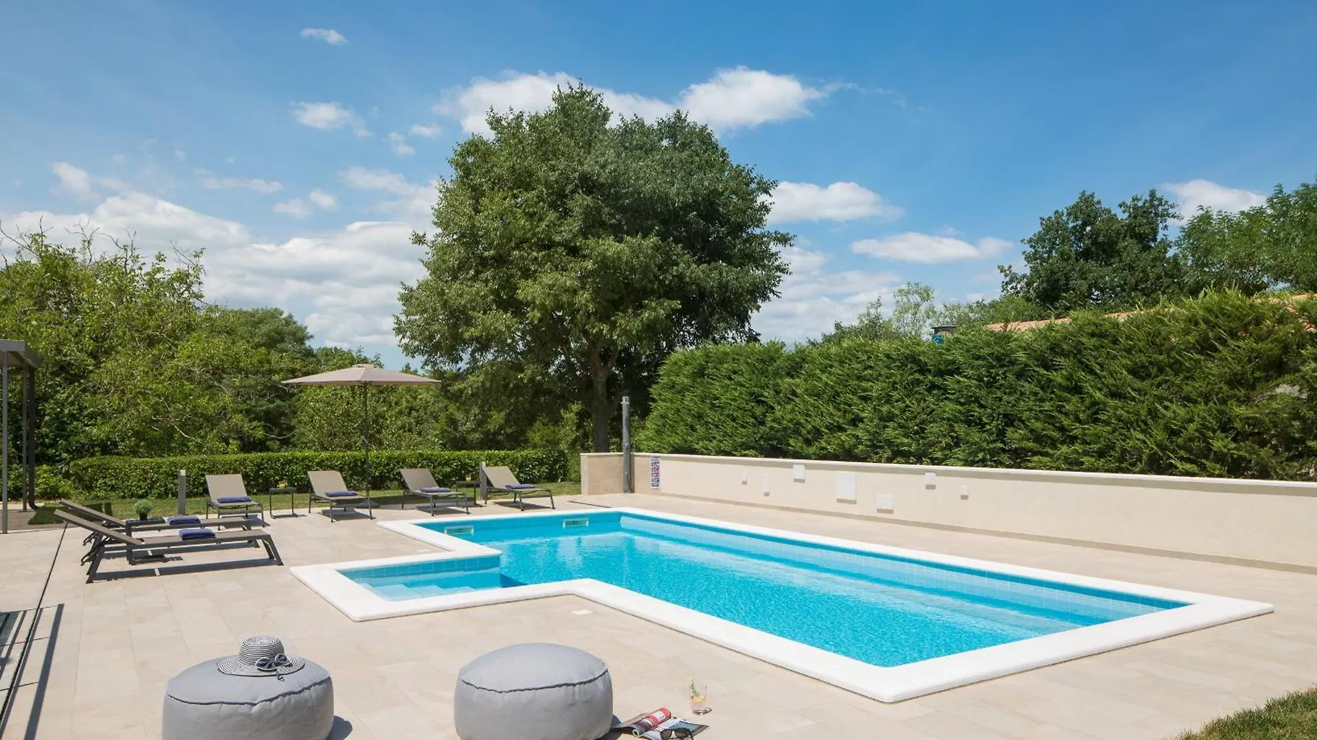 Villa Del Sol With Large Garden Perfect For Families Labin  Kroatien
