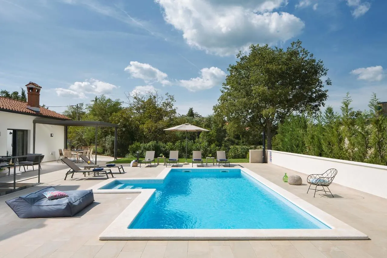 Villa Del Sol With Large Garden Perfect For Families Labin